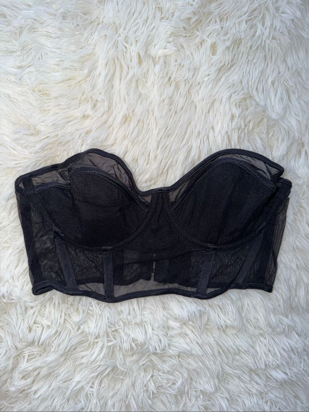 32B black strapless bra
